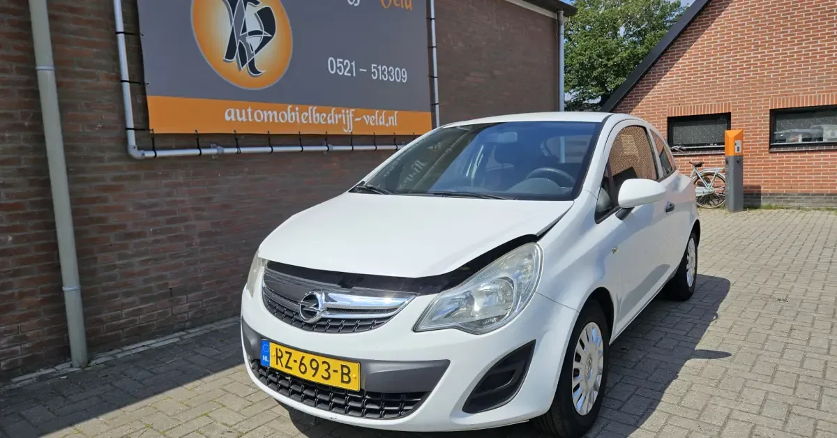 Opel Corsa (2012) — foto 1