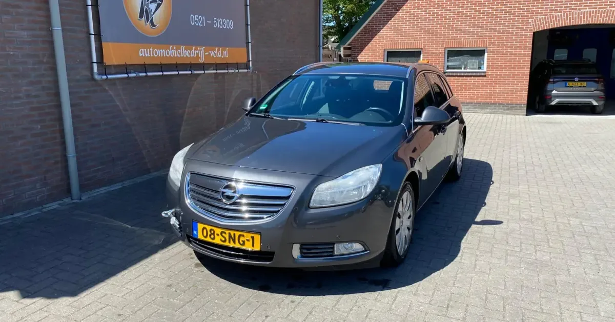 Opel Insignia (2011) — foto 1