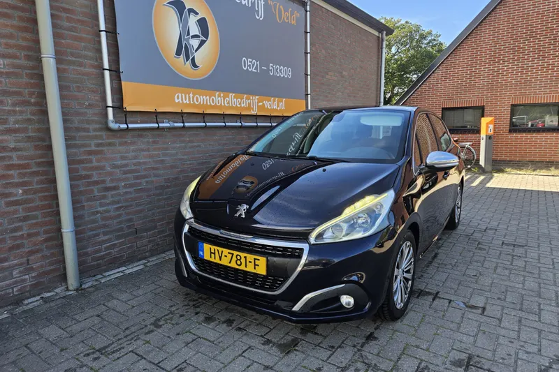 Peugeot 208 (2015)