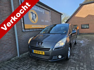 Peugeot 5008 (2013) — foto 1