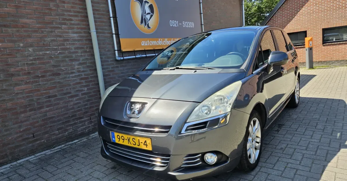 Peugeot 5008 (2010) — foto 1