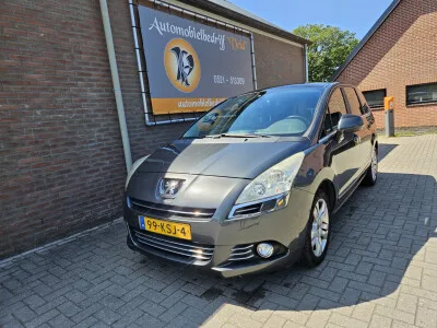 Peugeot 5008 (2010) — foto 1