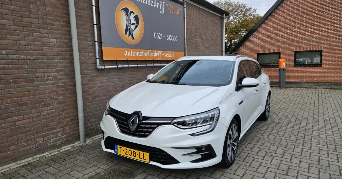 Renault Mégane (2023) — foto 1
