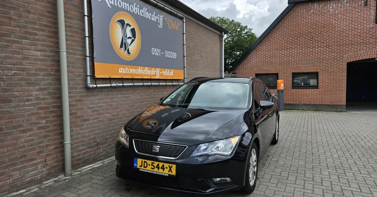 SEAT Leon (2015) — foto 1