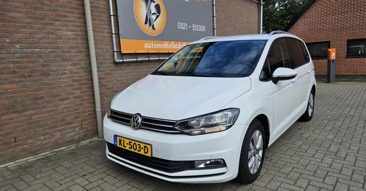Volkswagen Touran (2016) — foto 1
