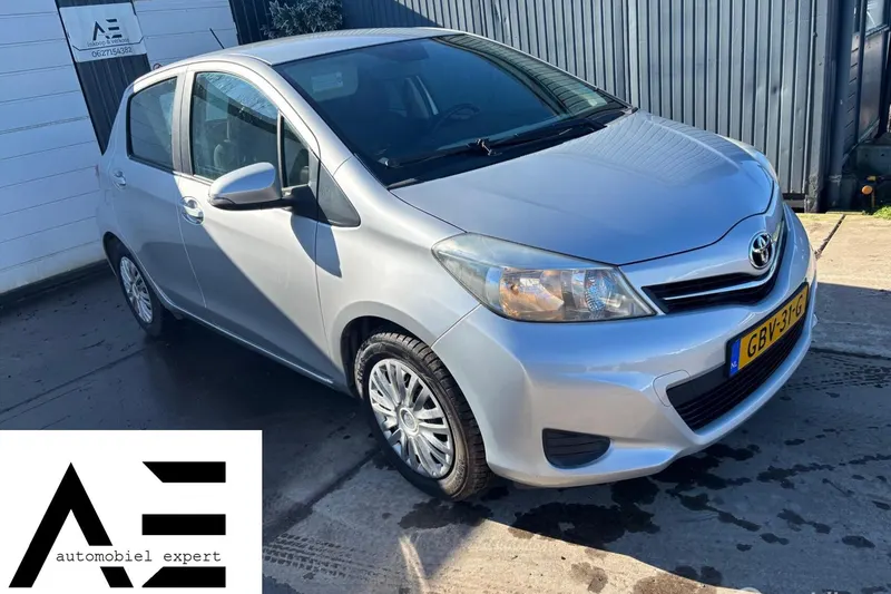 Toyota Yaris (2012)
