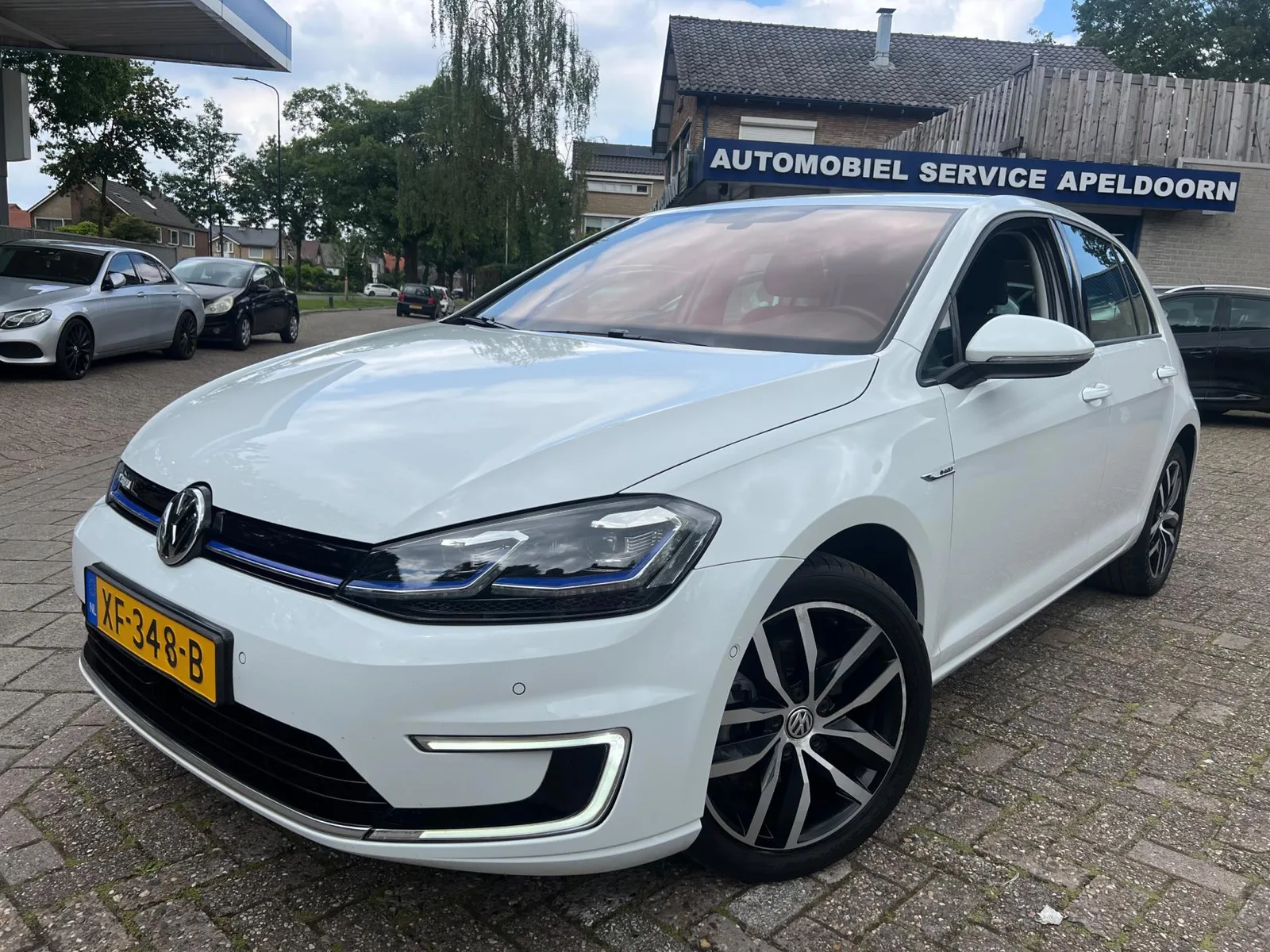 Volkswagen E-Golf (2018) — foto 1