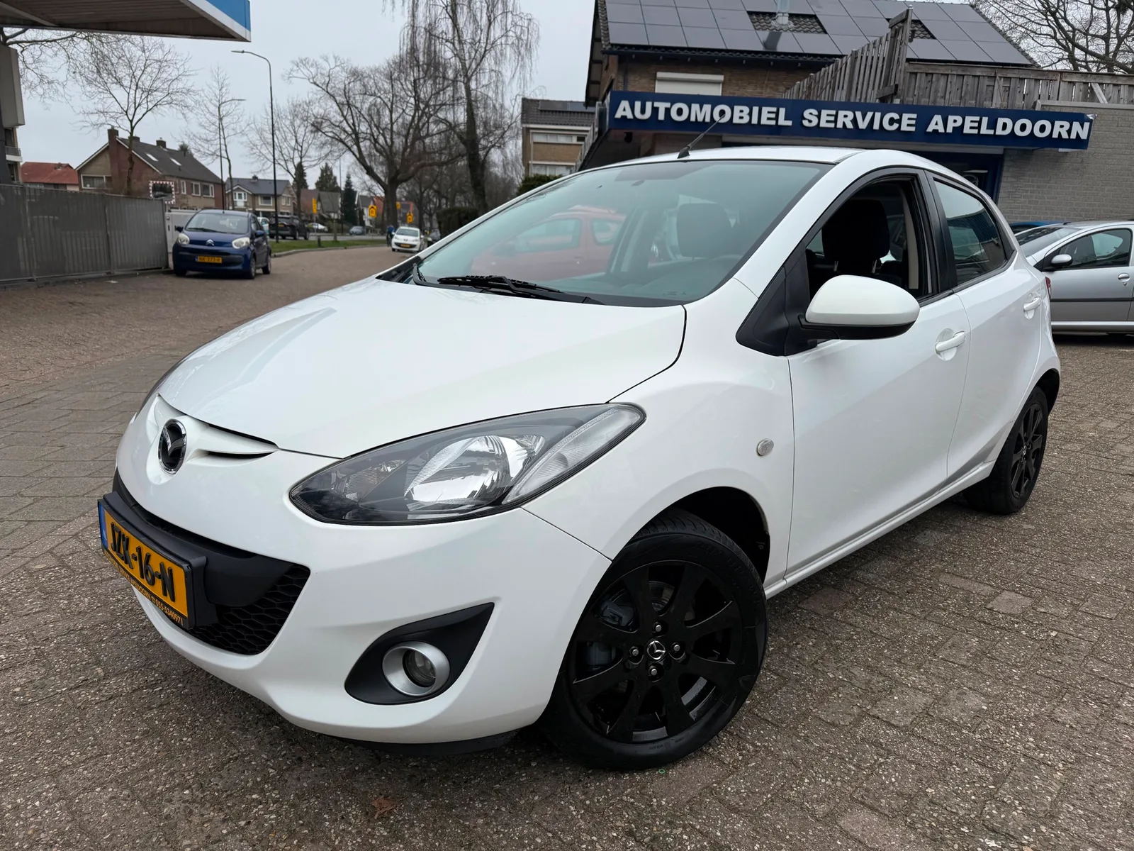 Mazda 2 (2012) — foto 1