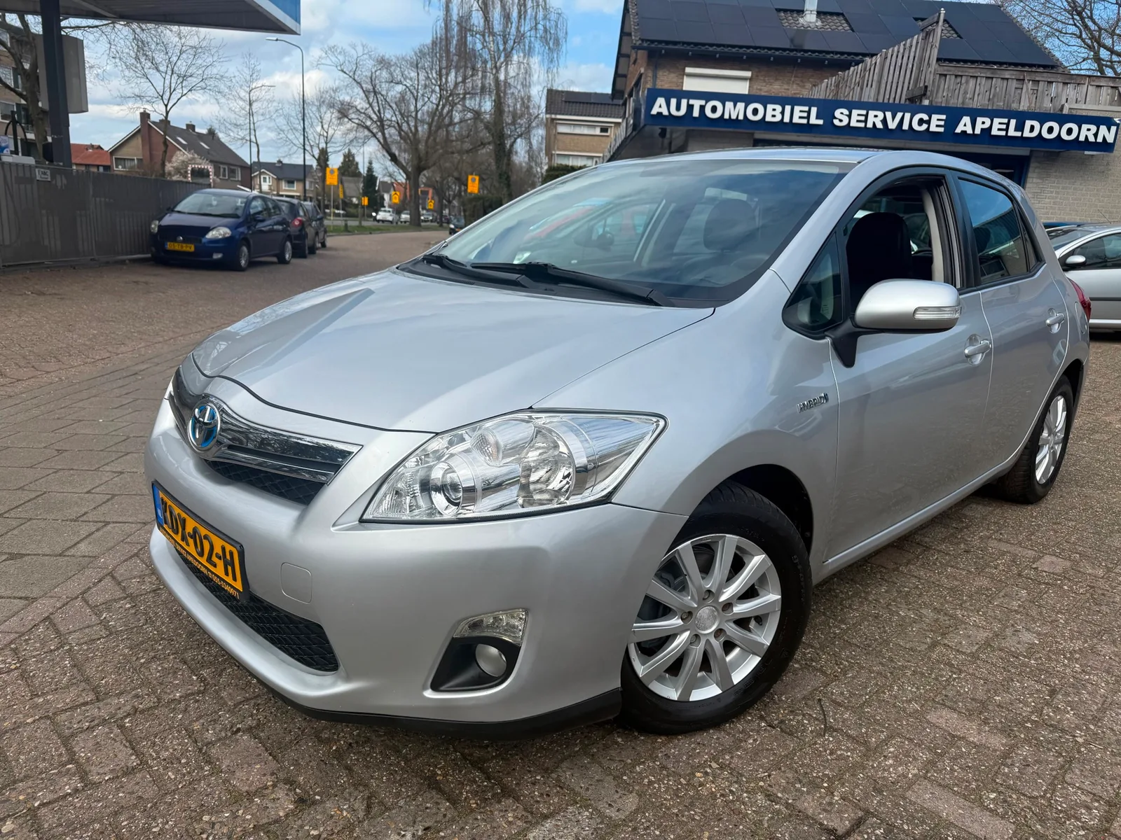 Toyota Auris (2011) — foto 1