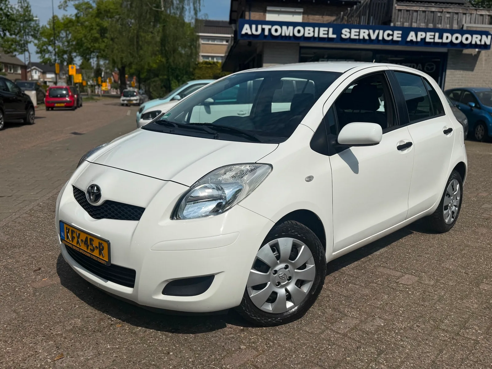 Toyota Yaris (2010) — foto 1
