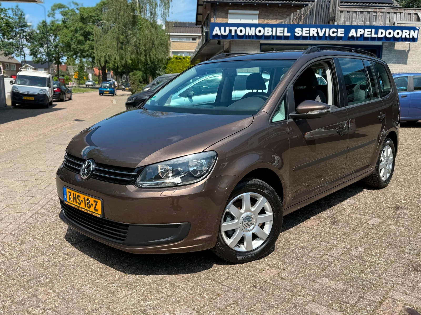 Volkswagen Touran (2011) — foto 1
