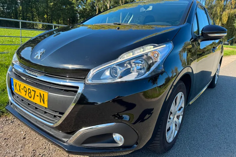 Peugeot 208 (2017)