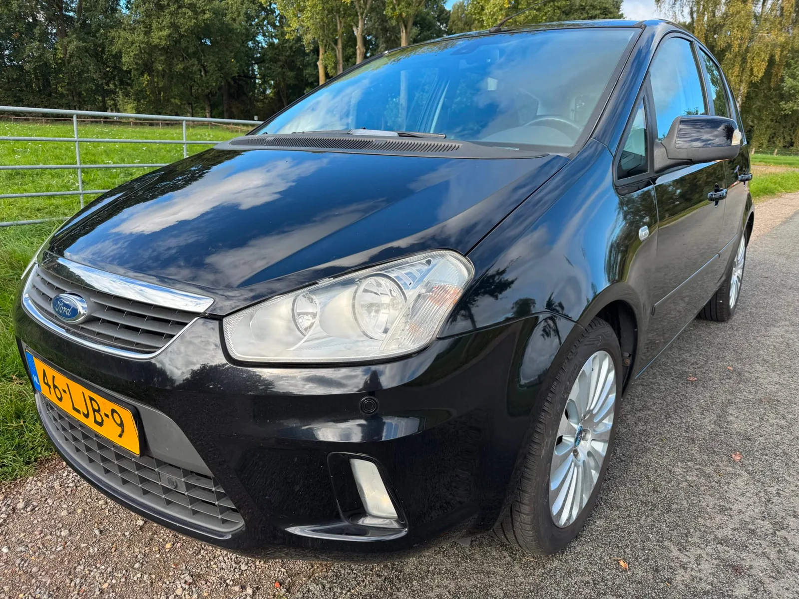 Ford C-Max (2010) — foto 1