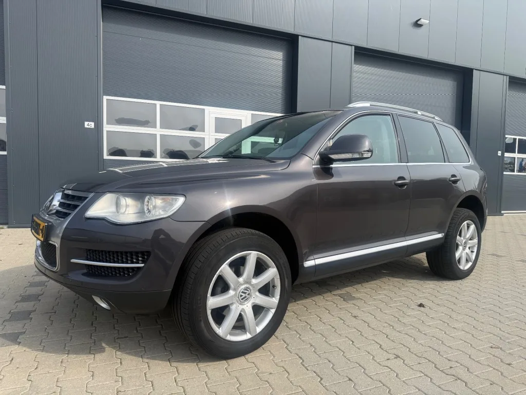 Volkswagen Touareg (2008) — foto 1