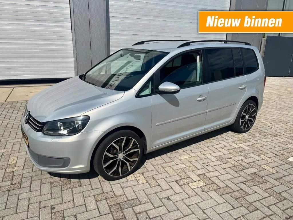 Volkswagen Touran (2011) — foto 1