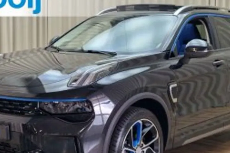 Lynk & Co 01 (2023)