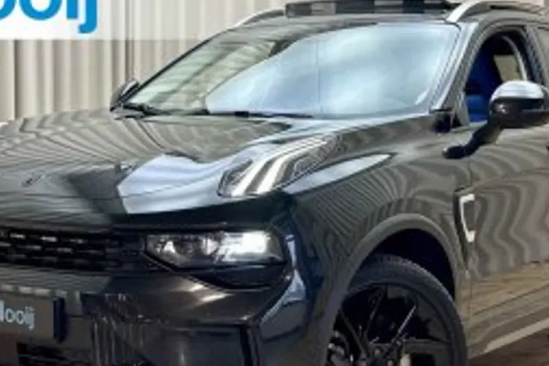 Lynk & Co 01 (2022)