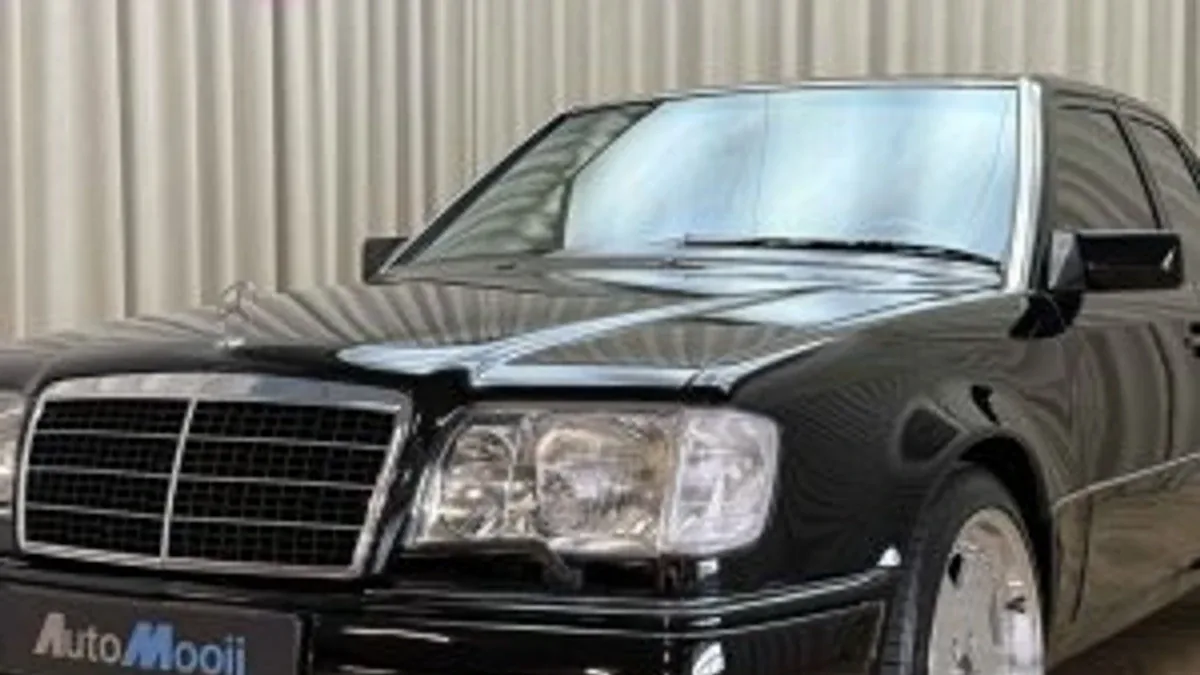 Mercedes-Benz E-Klasse (1992) — foto 1