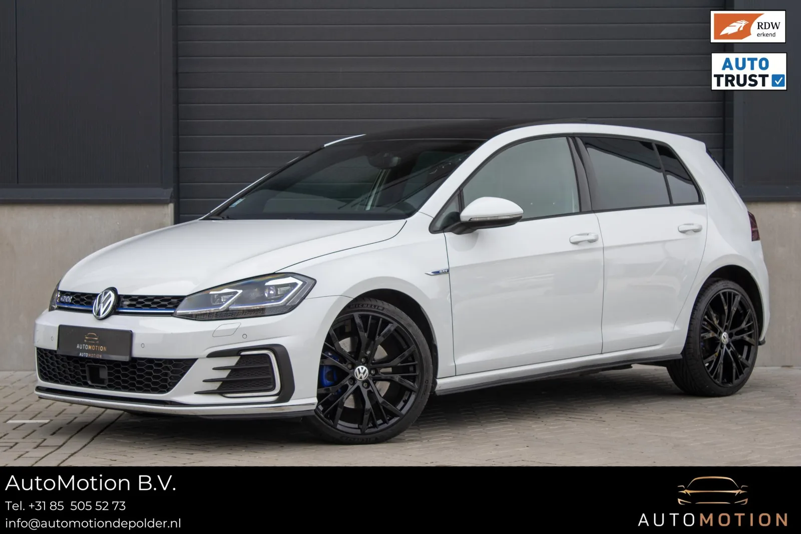 Volkswagen Golf (2021) — foto 1