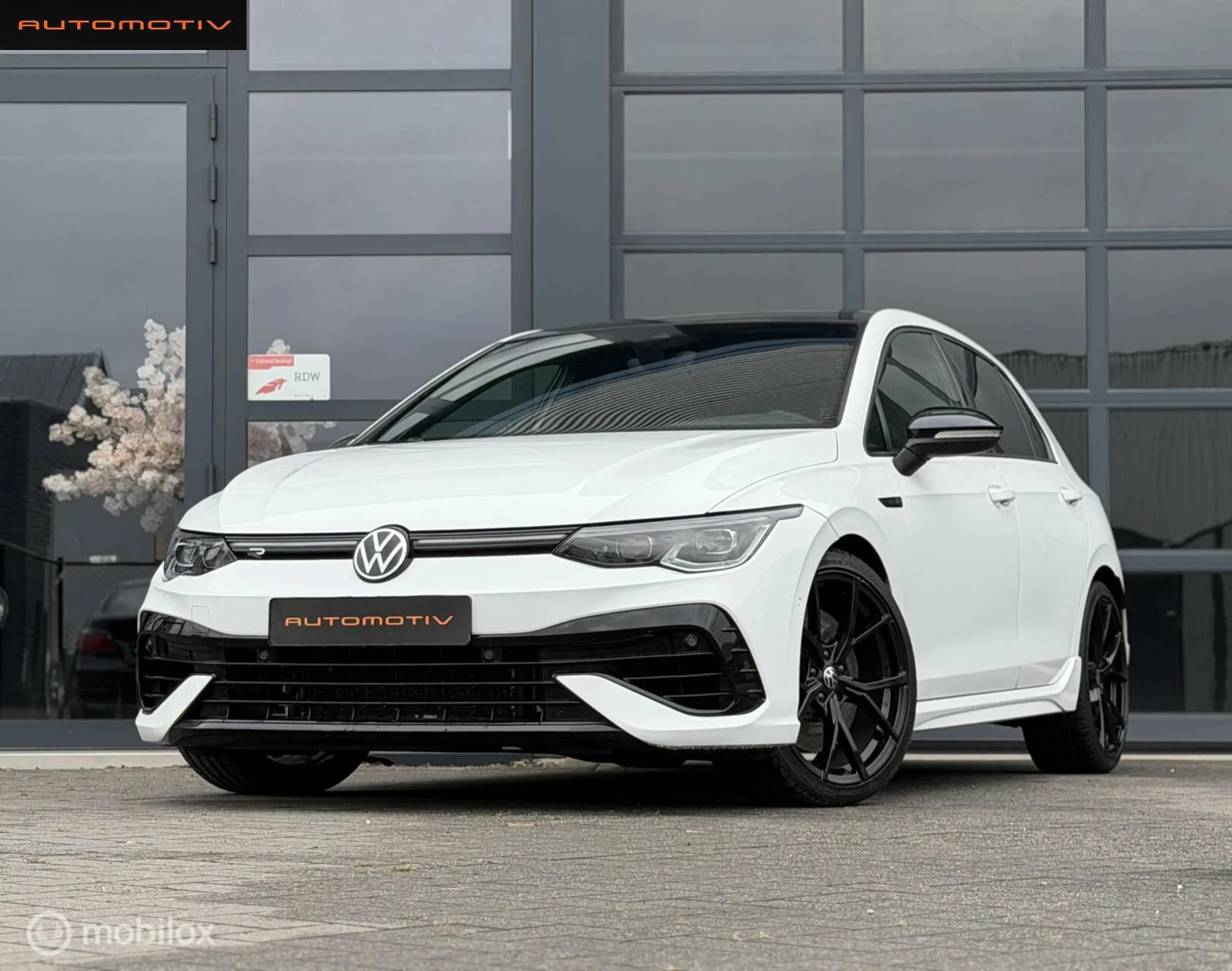 Volkswagen Golf (2021) — foto 1