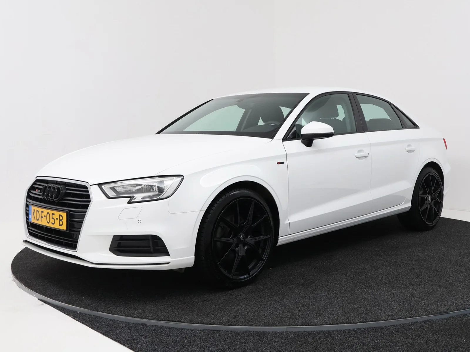 Audi A3 (2019) — foto 1
