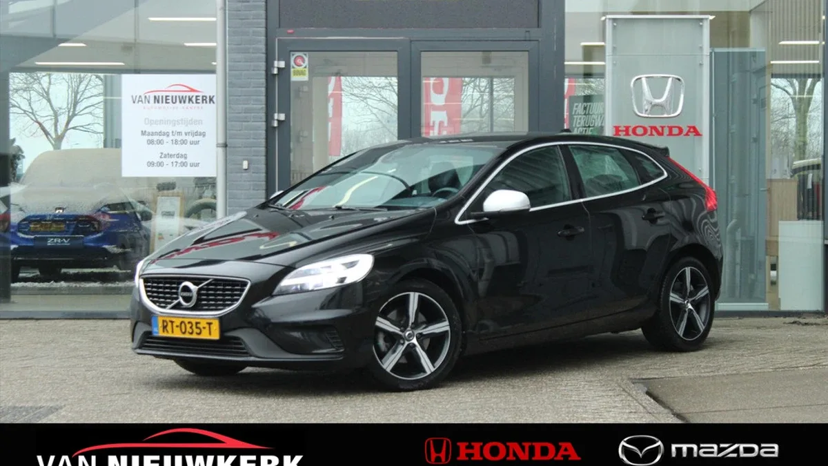 Volvo V40 (2018) — foto 1