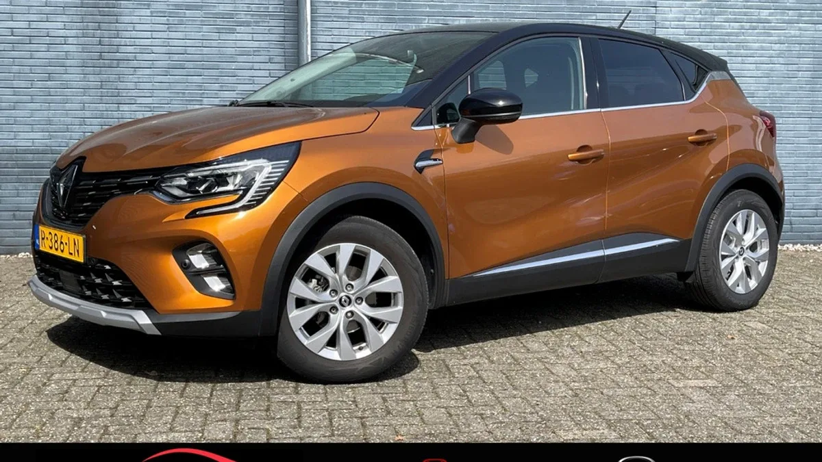 Renault Captur (2022) — foto 1
