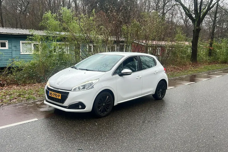 Peugeot 208 (2016)