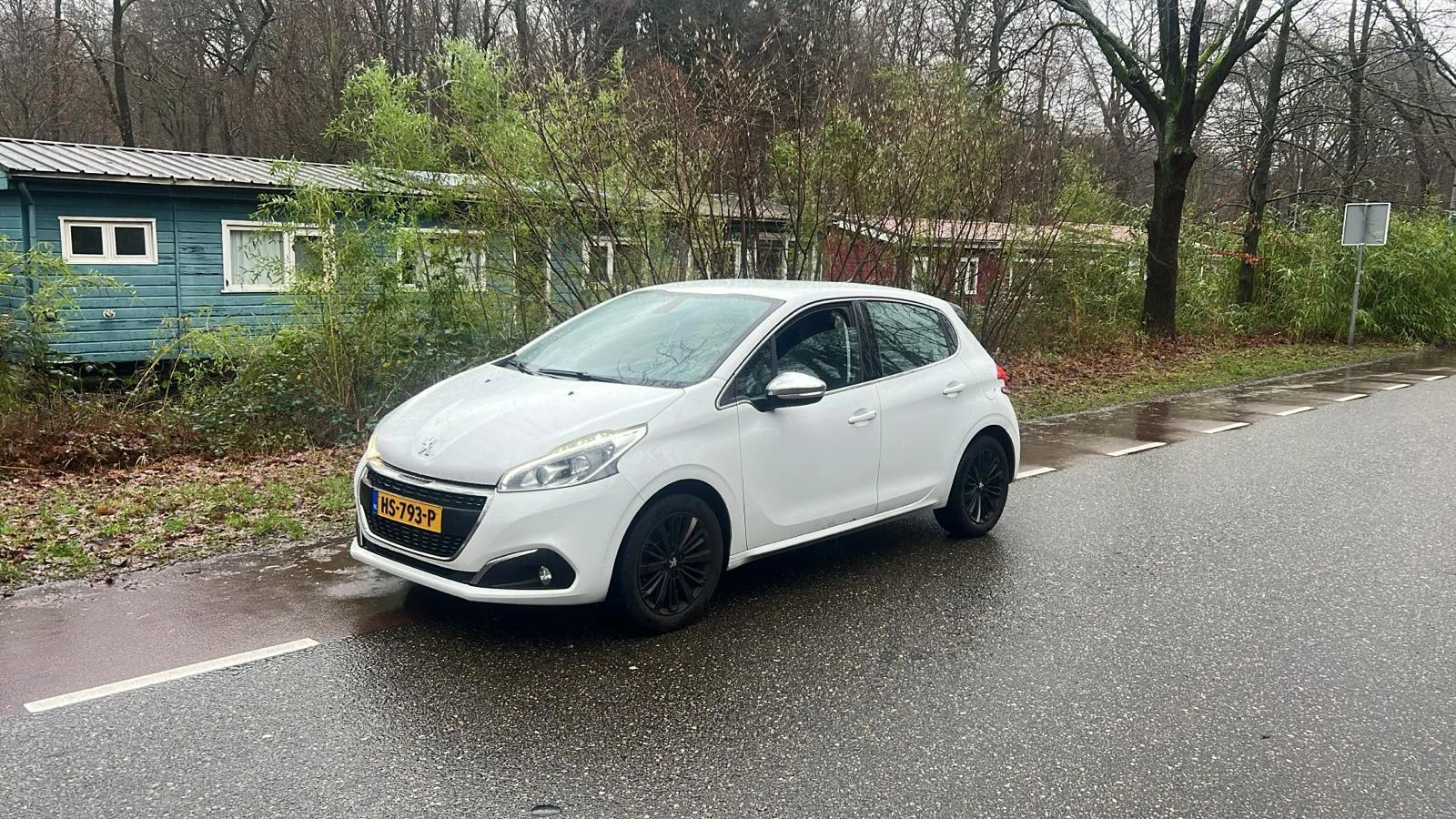 Peugeot 208 (2016) — foto 1