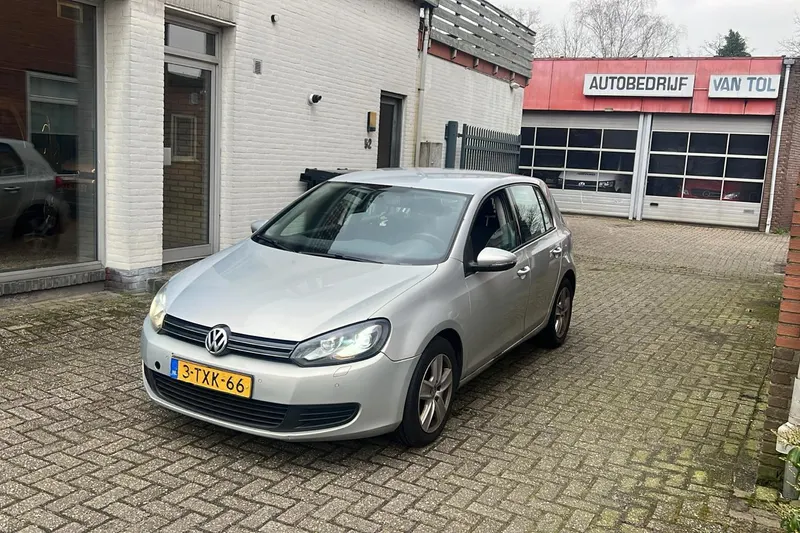 Volkswagen Golf (2010)