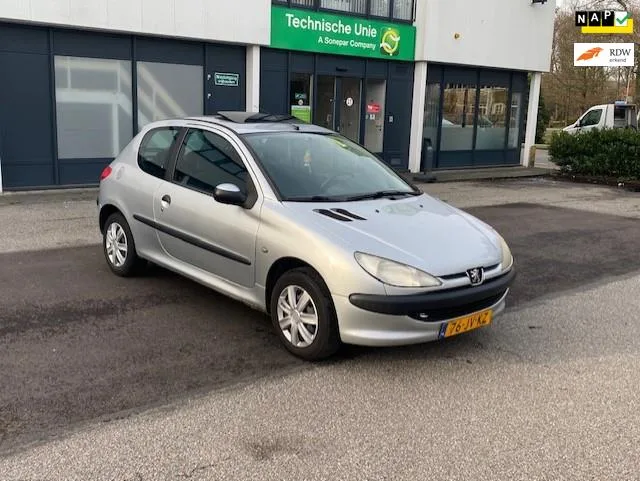 Peugeot 206 (2002) — foto 1