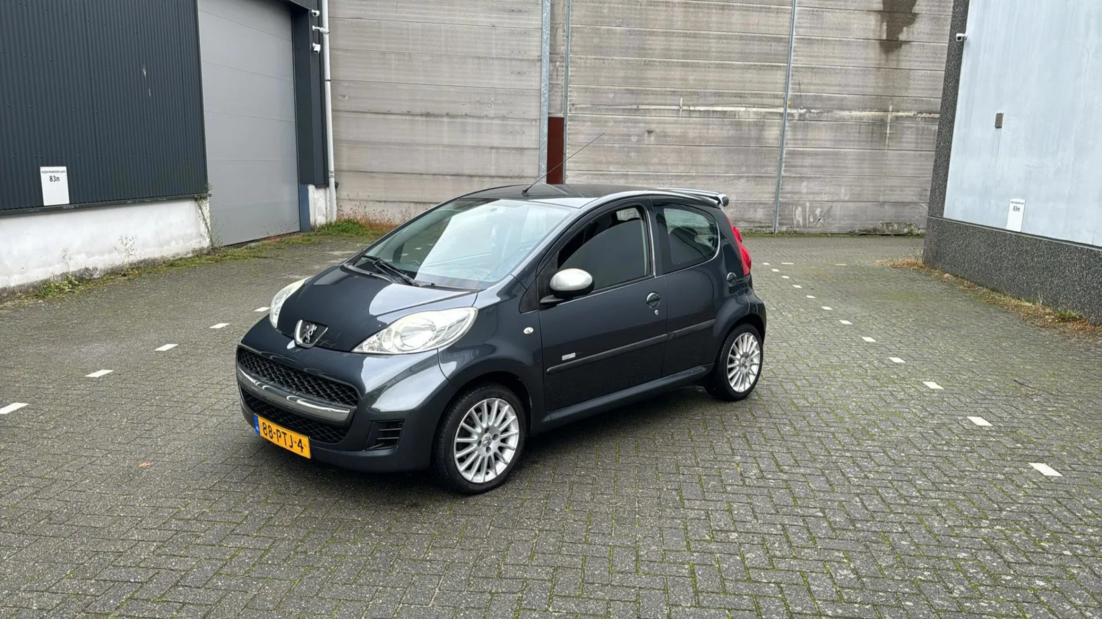 Peugeot 107 (2011) — foto 1