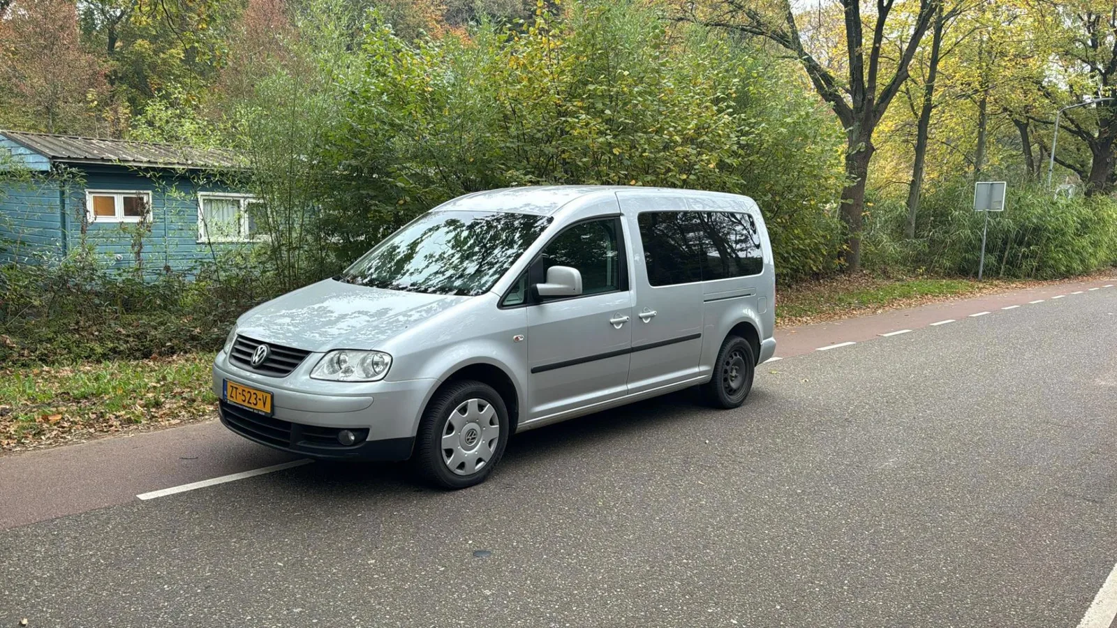 Volkswagen Caddy (2010) — foto 1