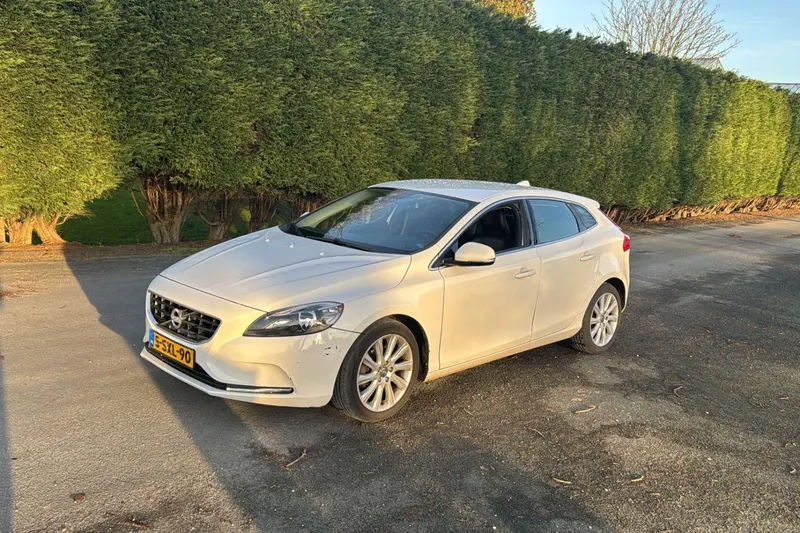 Volvo V40 (2013)