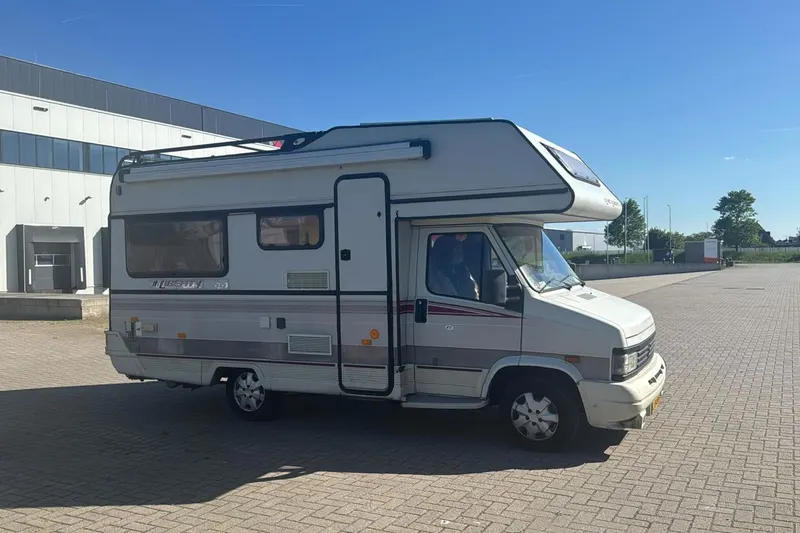Peugeot J5/280 G52 KAMPEERAUTO (1991)