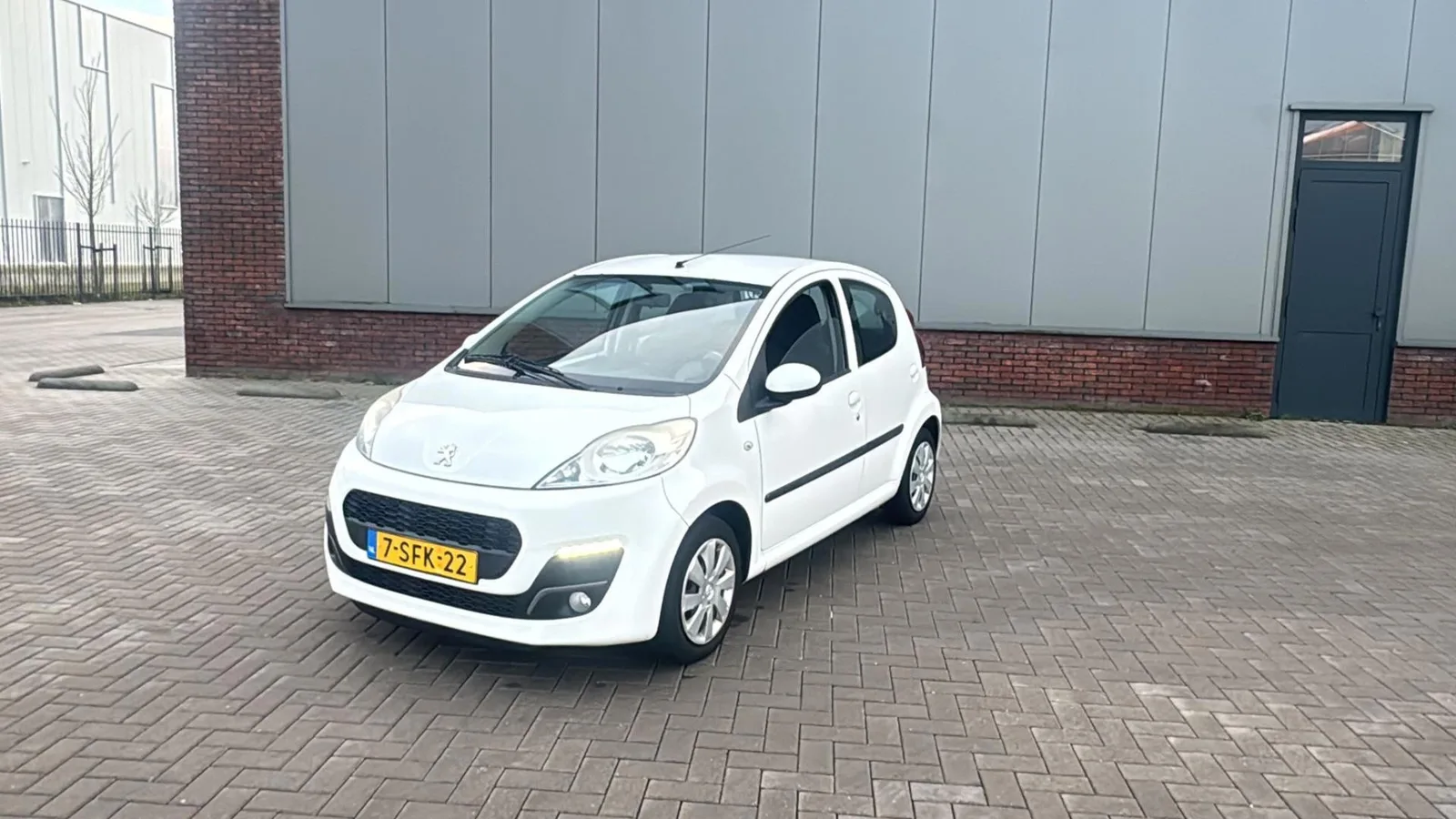 Peugeot 107 (2013) — foto 1