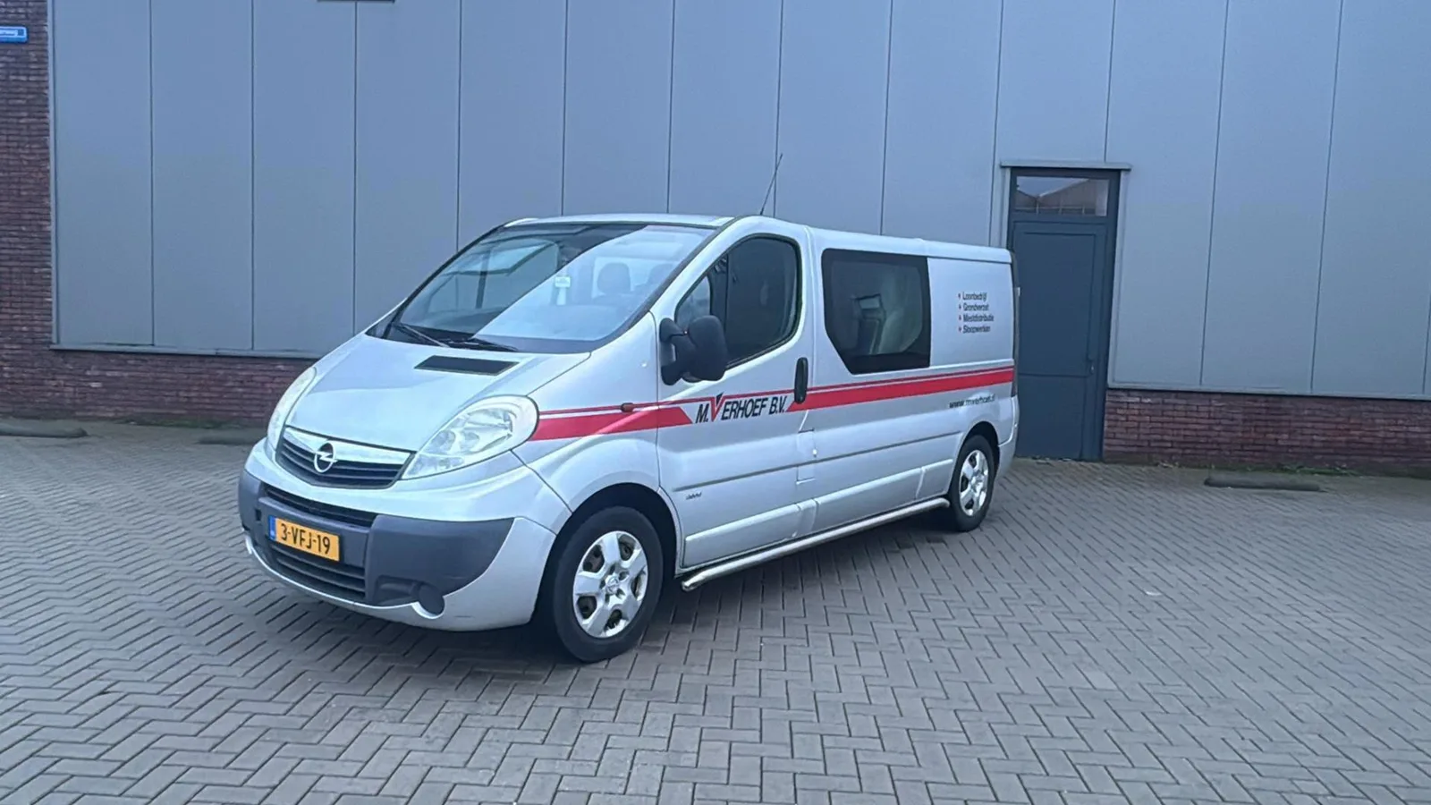 Opel Vivaro (2009) — foto 1