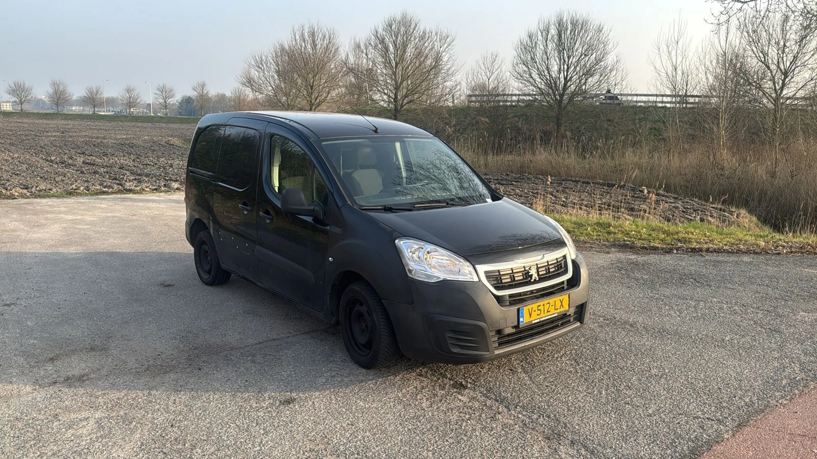 Peugeot Partner (2018) — foto 1