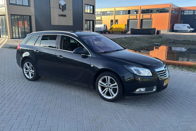 Opel Insignia Sports Tourer (2010)