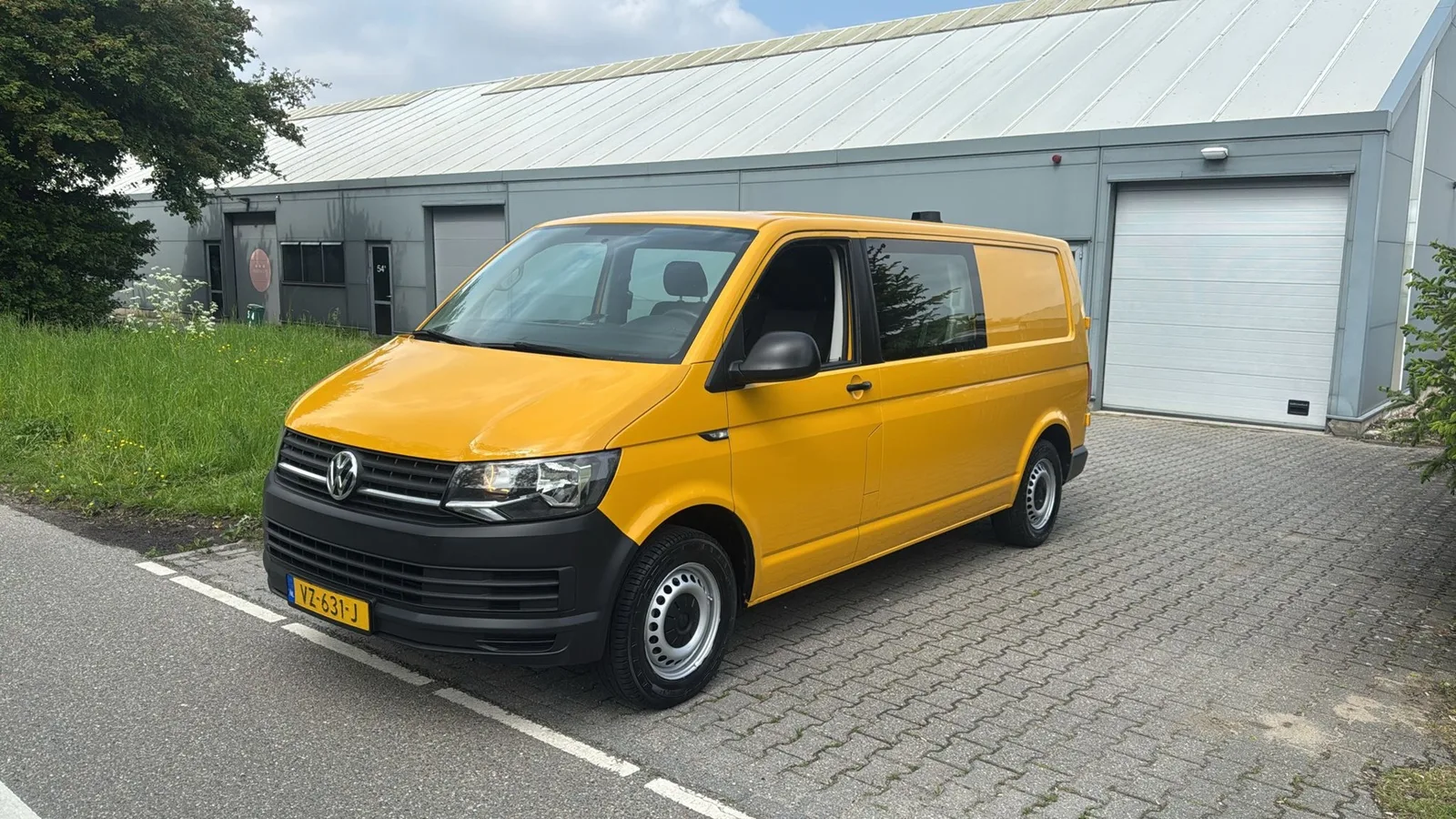 Volkswagen Transporter (2016) — foto 1