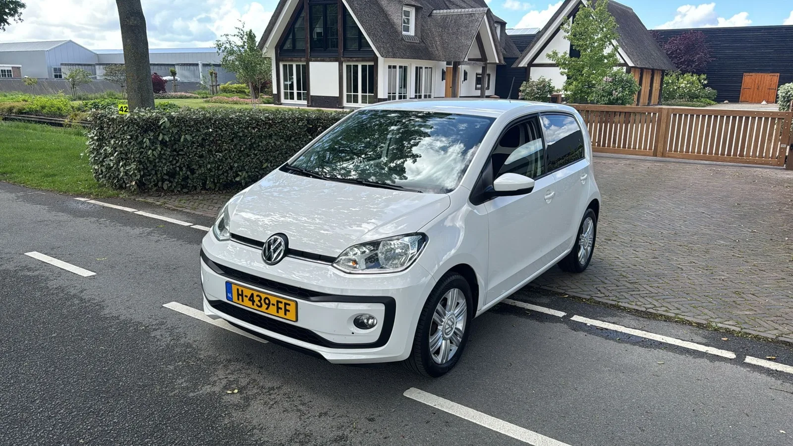 Volkswagen Up! (2019) — foto 1