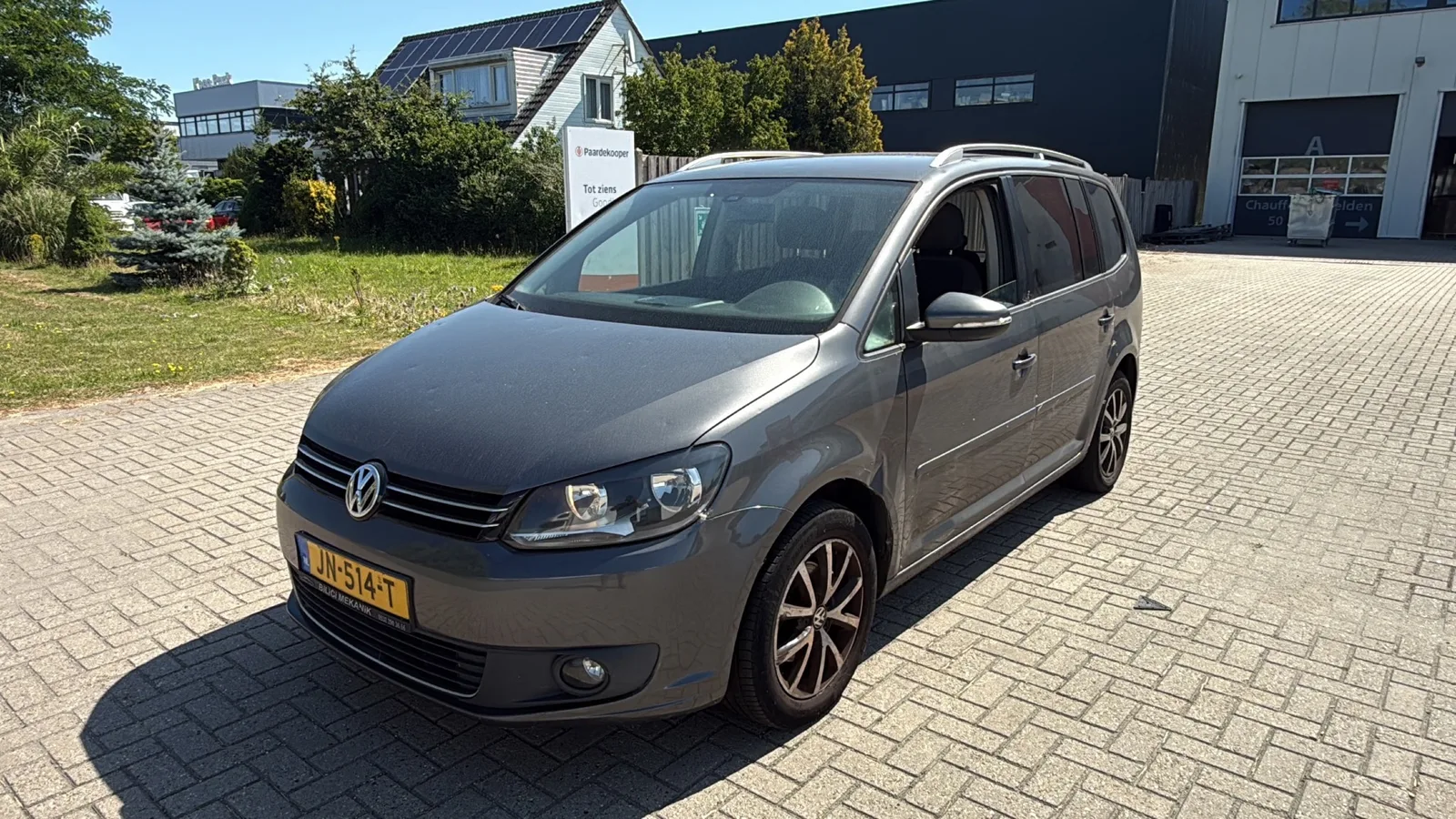 Volkswagen Touran (2012) — foto 1