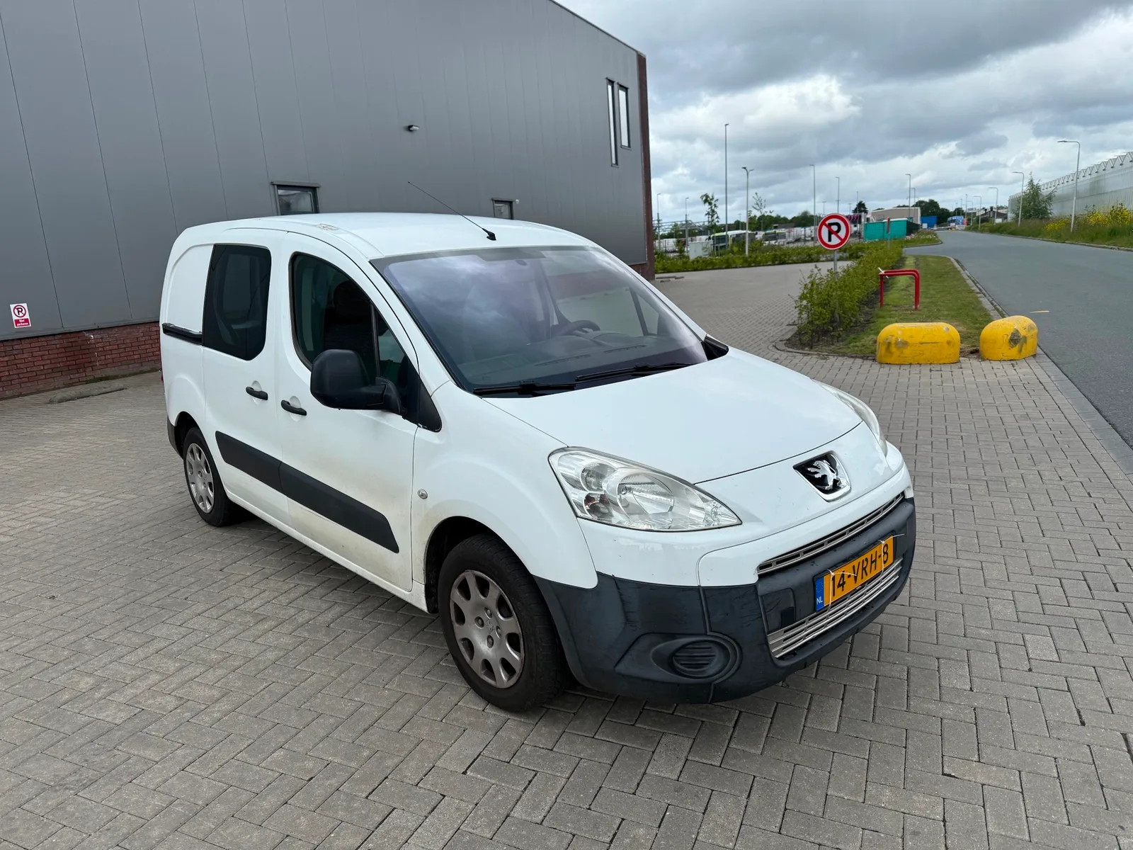 Peugeot Partner (2009) — foto 1