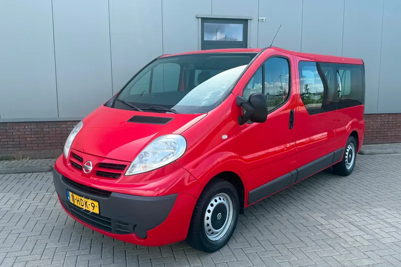 Nissan Primastar Minibus (2008)