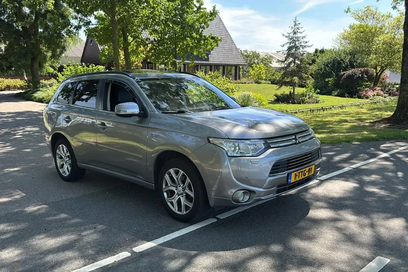 Mitsubishi Outlander (2014)