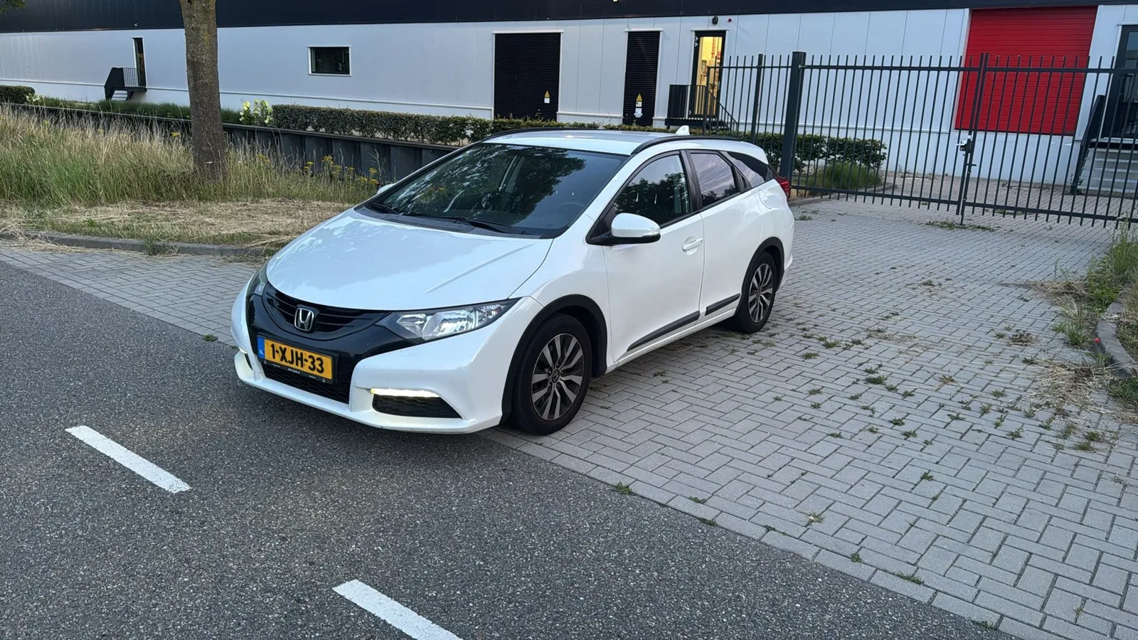 Honda Civic (2014) — foto 1