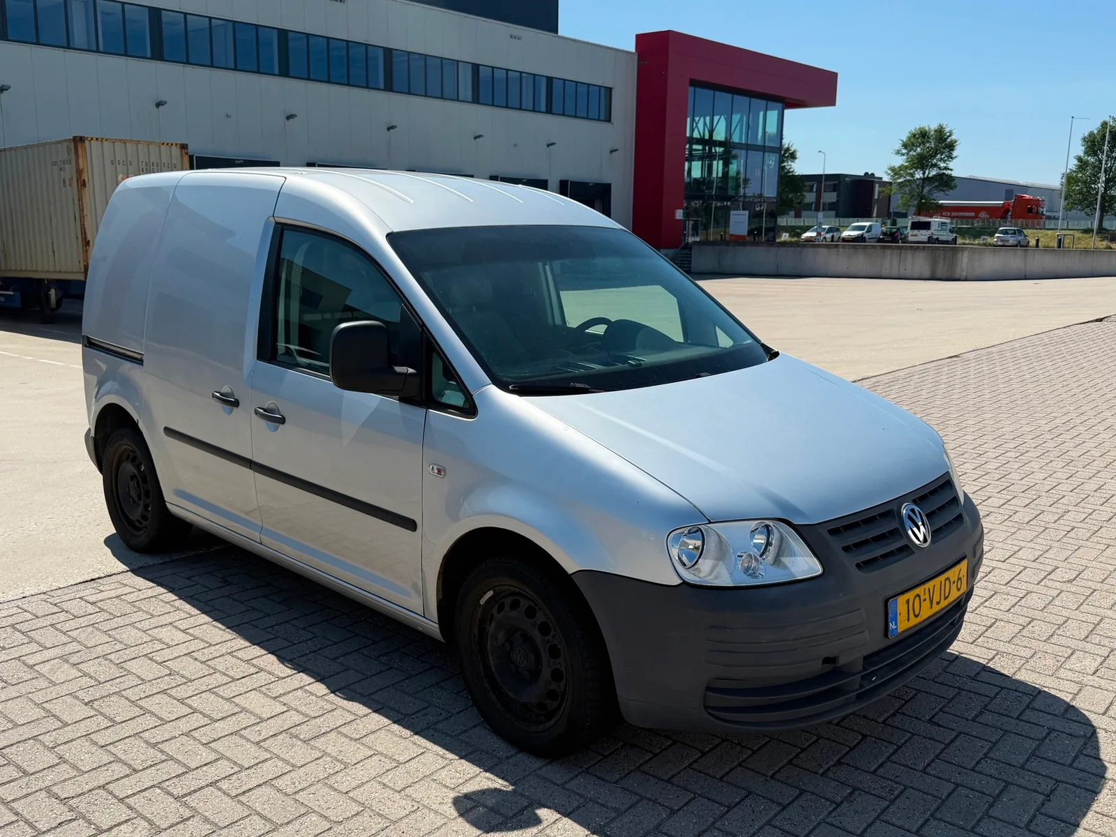 Volkswagen Caddy (2007) — foto 1