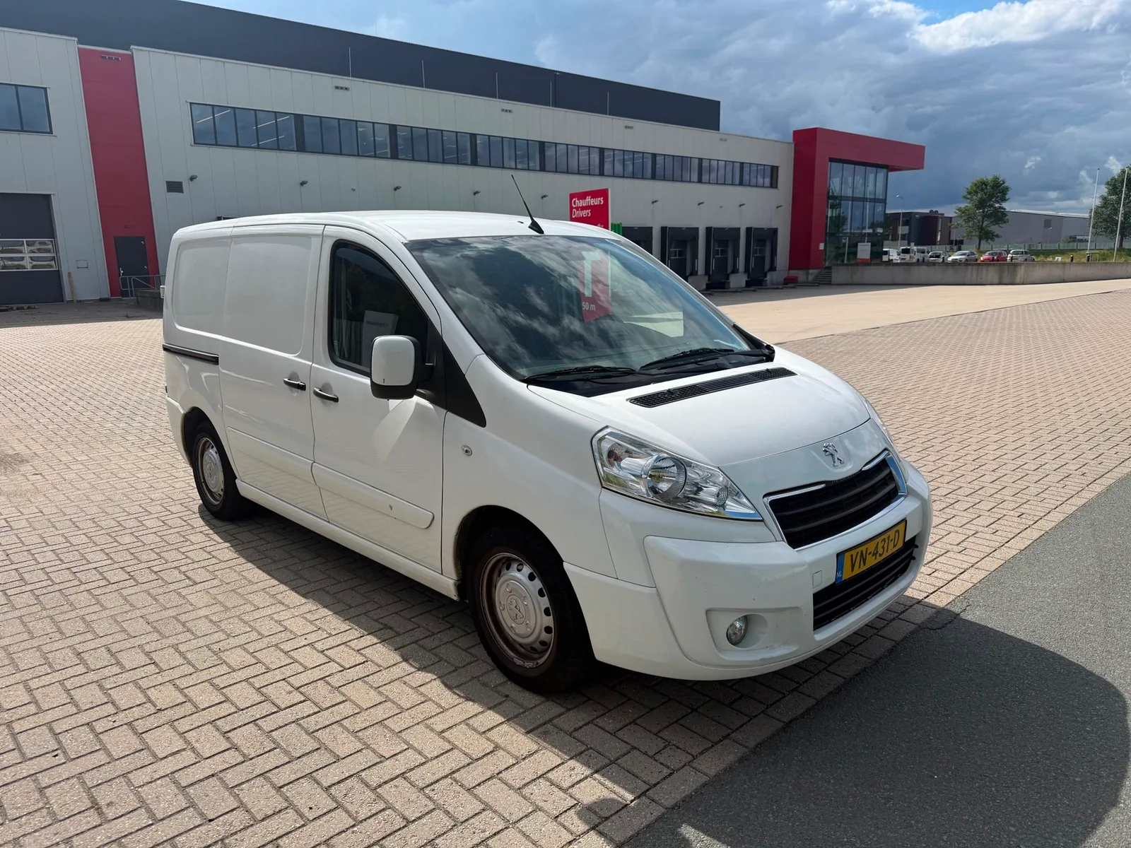 Peugeot Expert (2015) — foto 1
