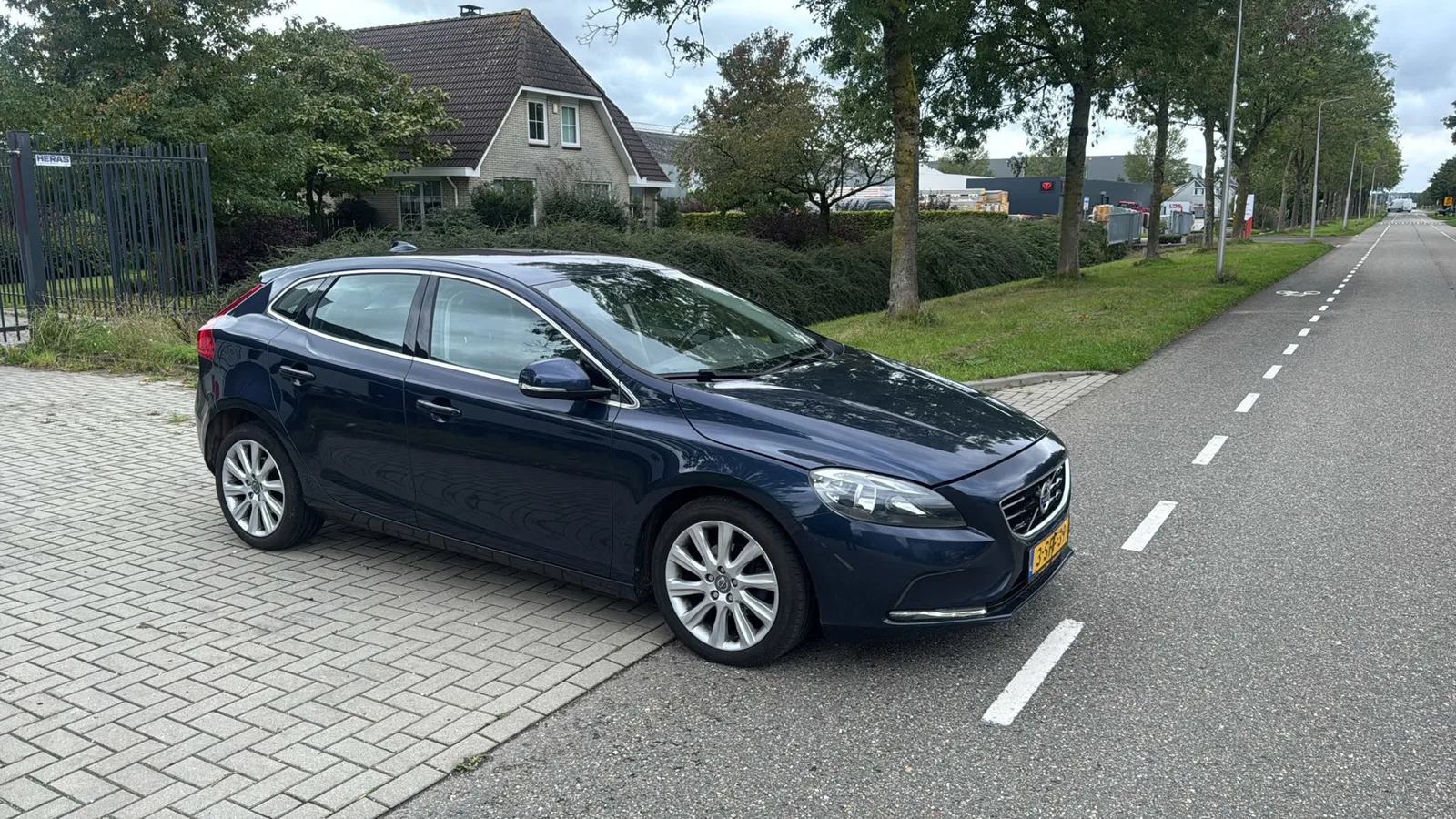 Volvo V40 (2013) — foto 1