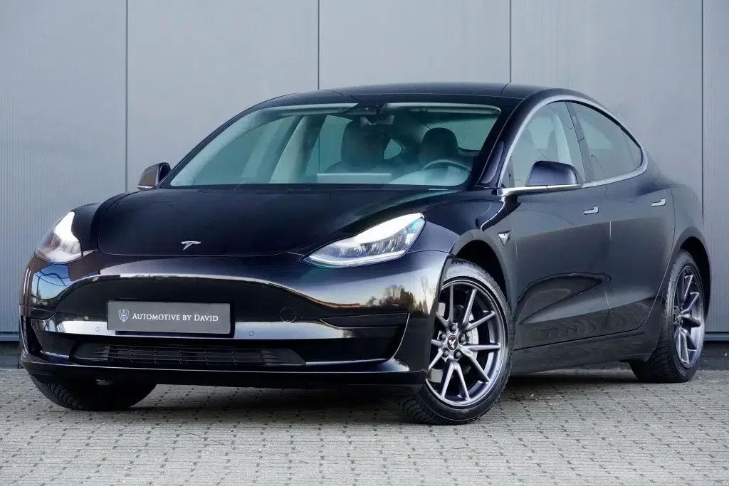 Tesla Model 3 (0) — foto 1